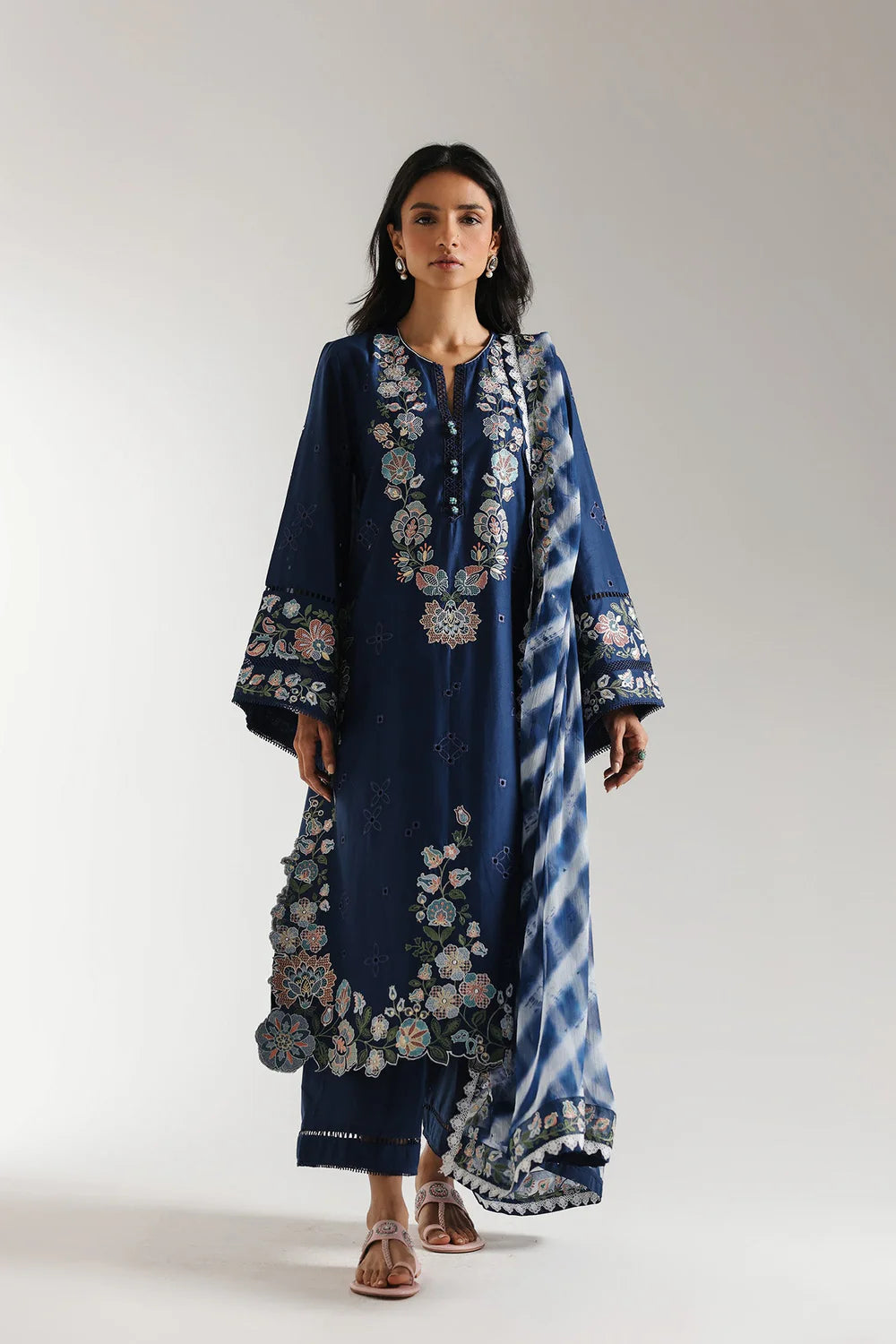 EMBROIDERED SUIT E3145/103/618