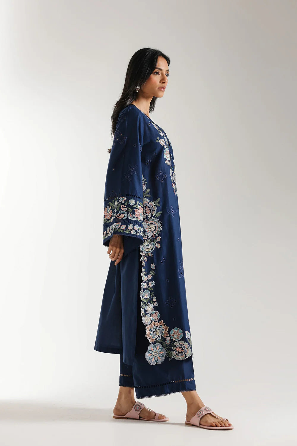 EMBROIDERED SUIT E3145/103/618