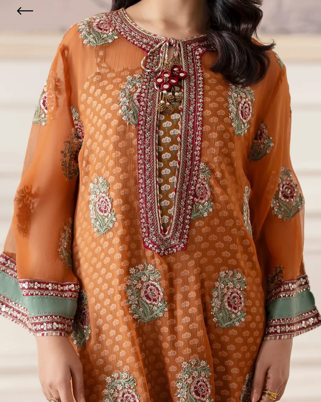 E0704/104/213 | EMBROIDERED SUIT