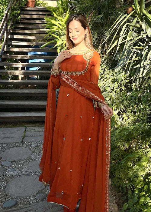 LA-052 - Laal Clothing