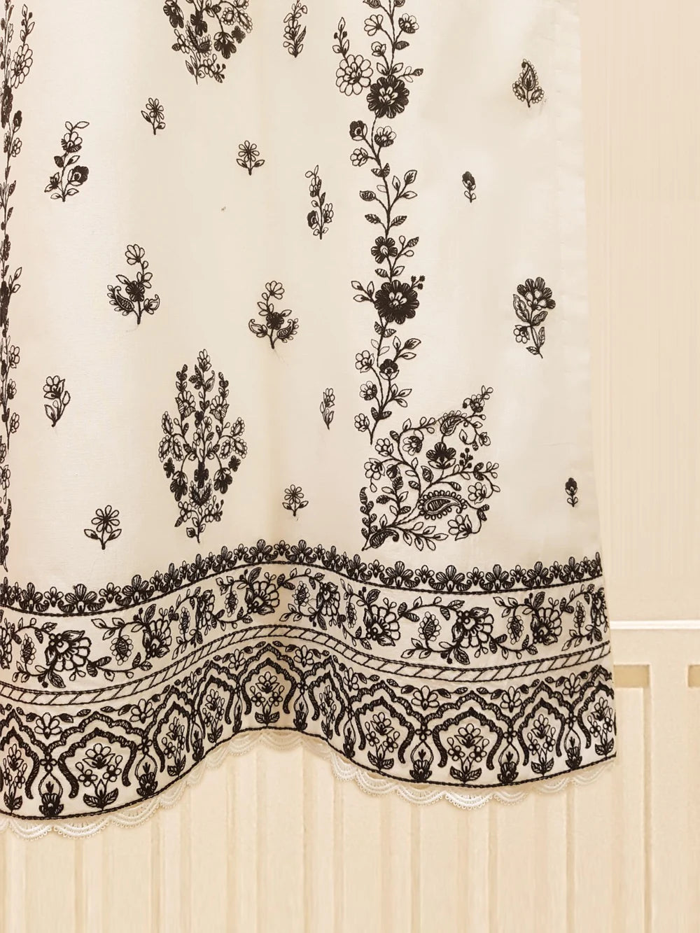 2 PIECE - EMBROIDERED CAMBRIC SUIT S108690