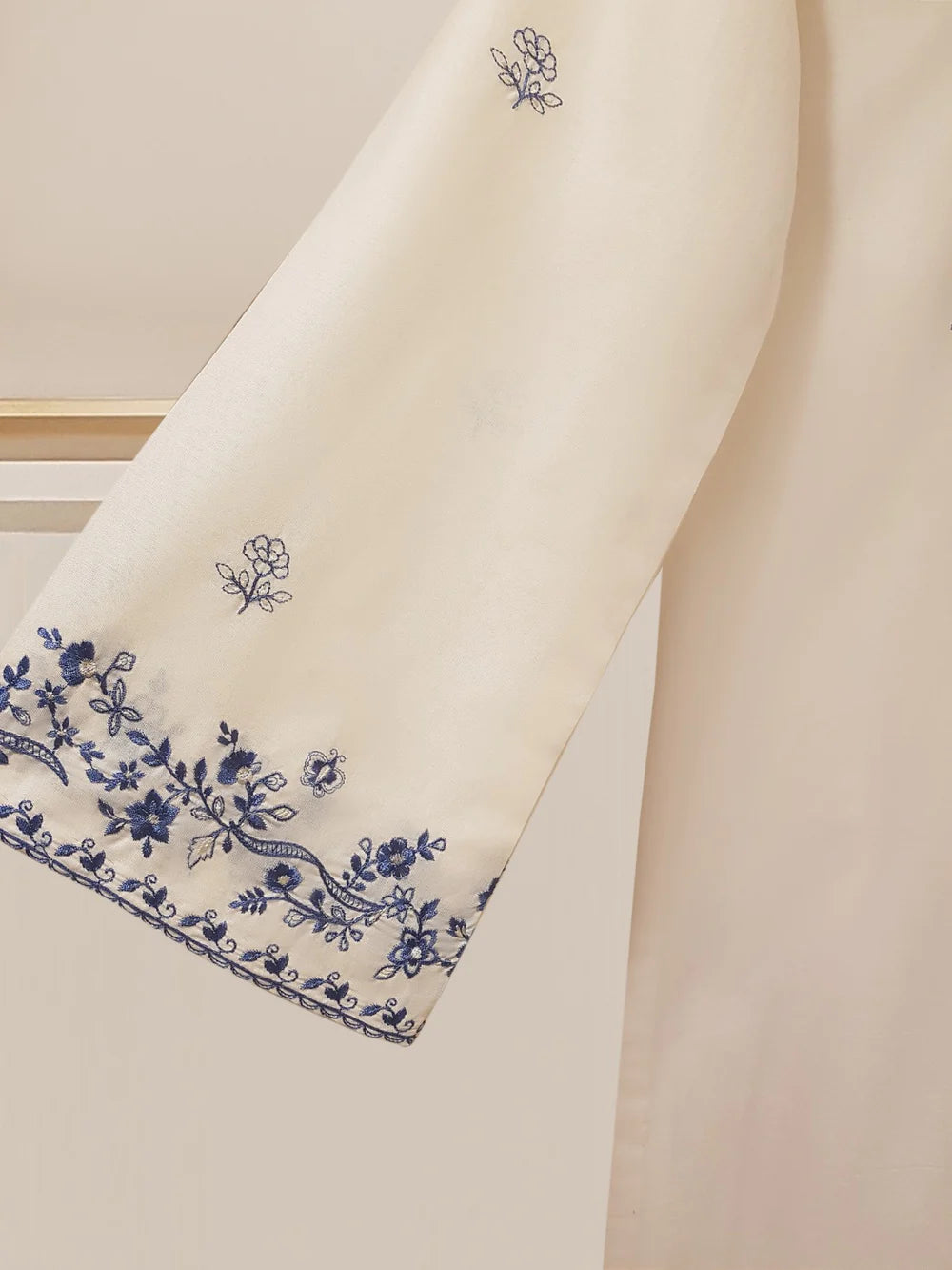 EMBROIDERED CAMBRIC SHIRT S108476