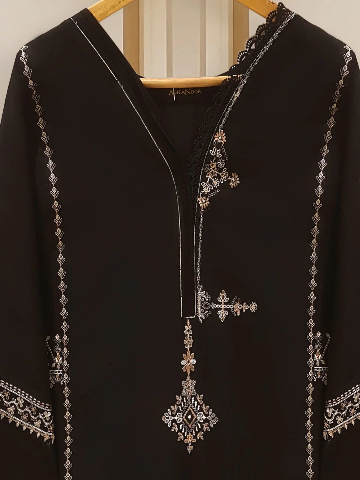 PURE EMBROIDERED JACQUARD LAWN SHIRT S107389