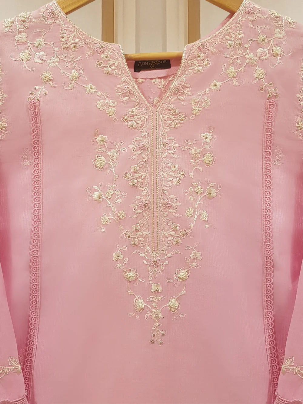 TWO PIECE FINE JACQUARD LAWN EMBROIDERED SHIRT WITH CHIFFON DUPATTA S107590