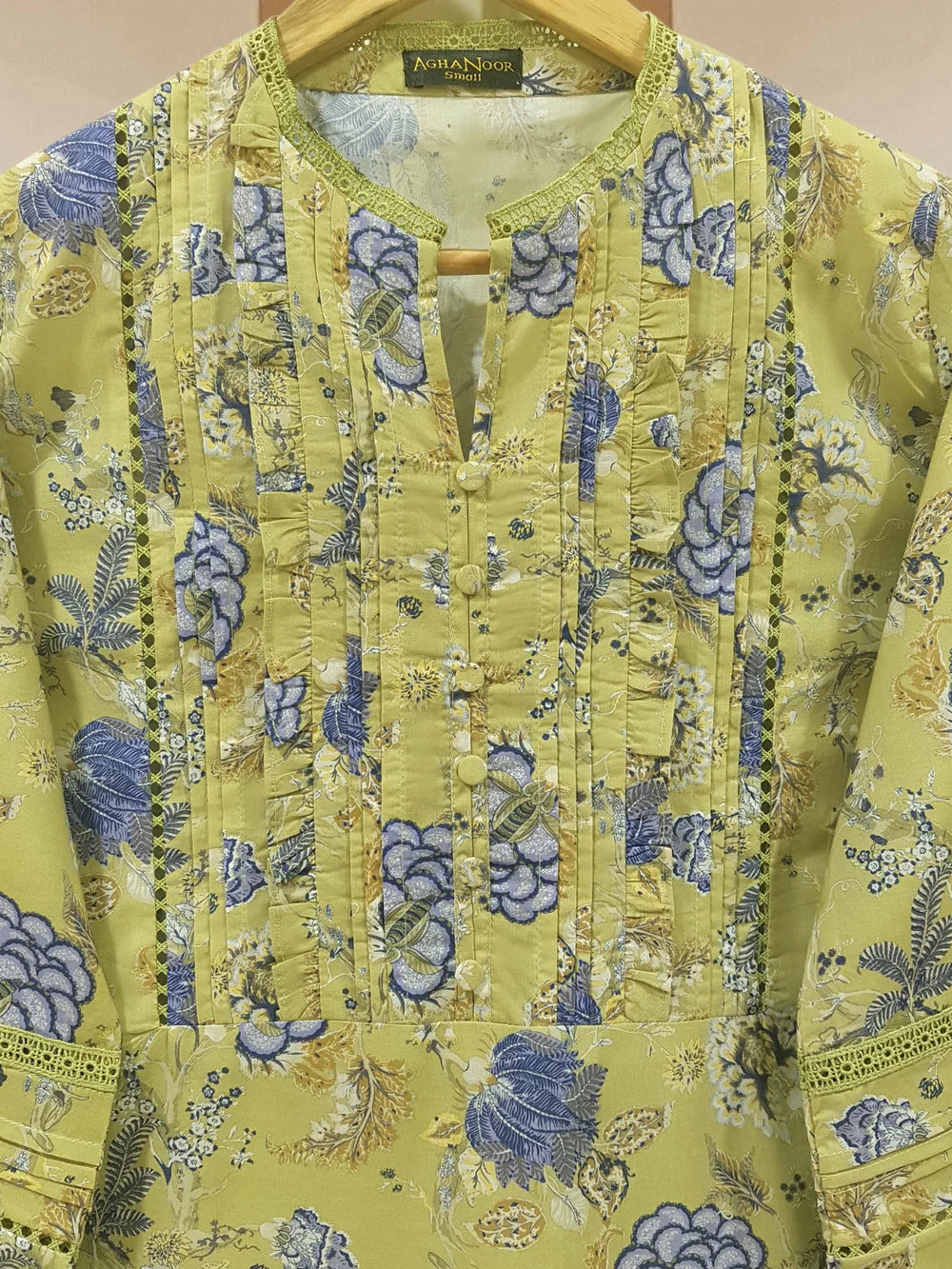 THREE PIECE PREMIUM DIGITAL PRINTED LAWN SHIRT WITH ORGANZA DUPATTA AND PANTS S107829
