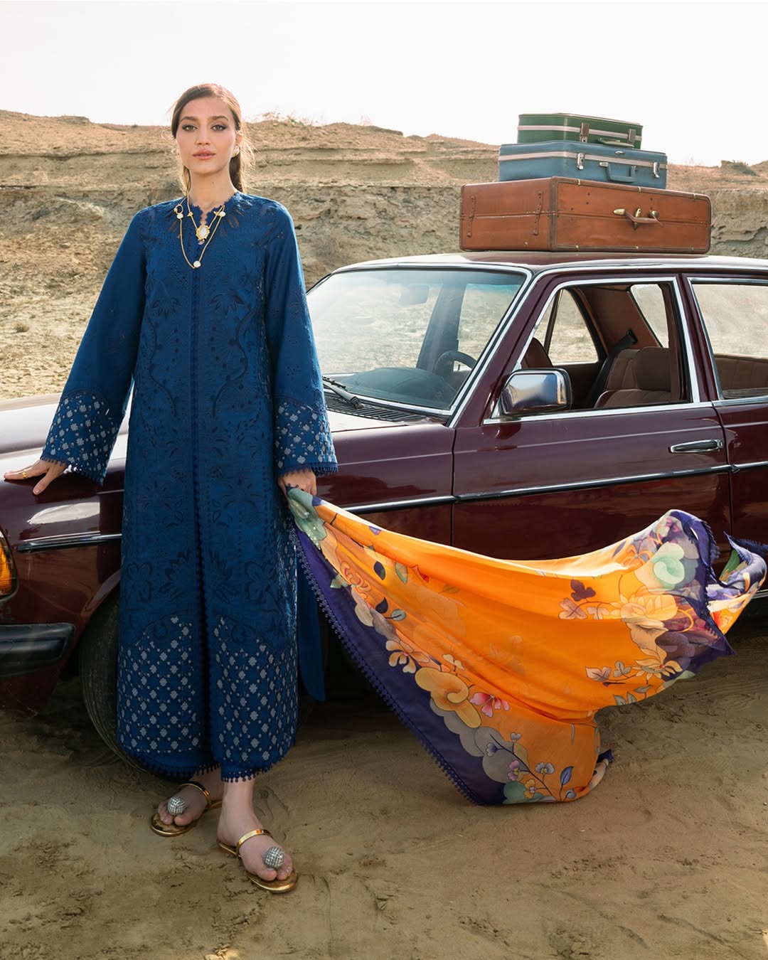 Azul-Soraya DELIVERY TIME 4 WEEKS