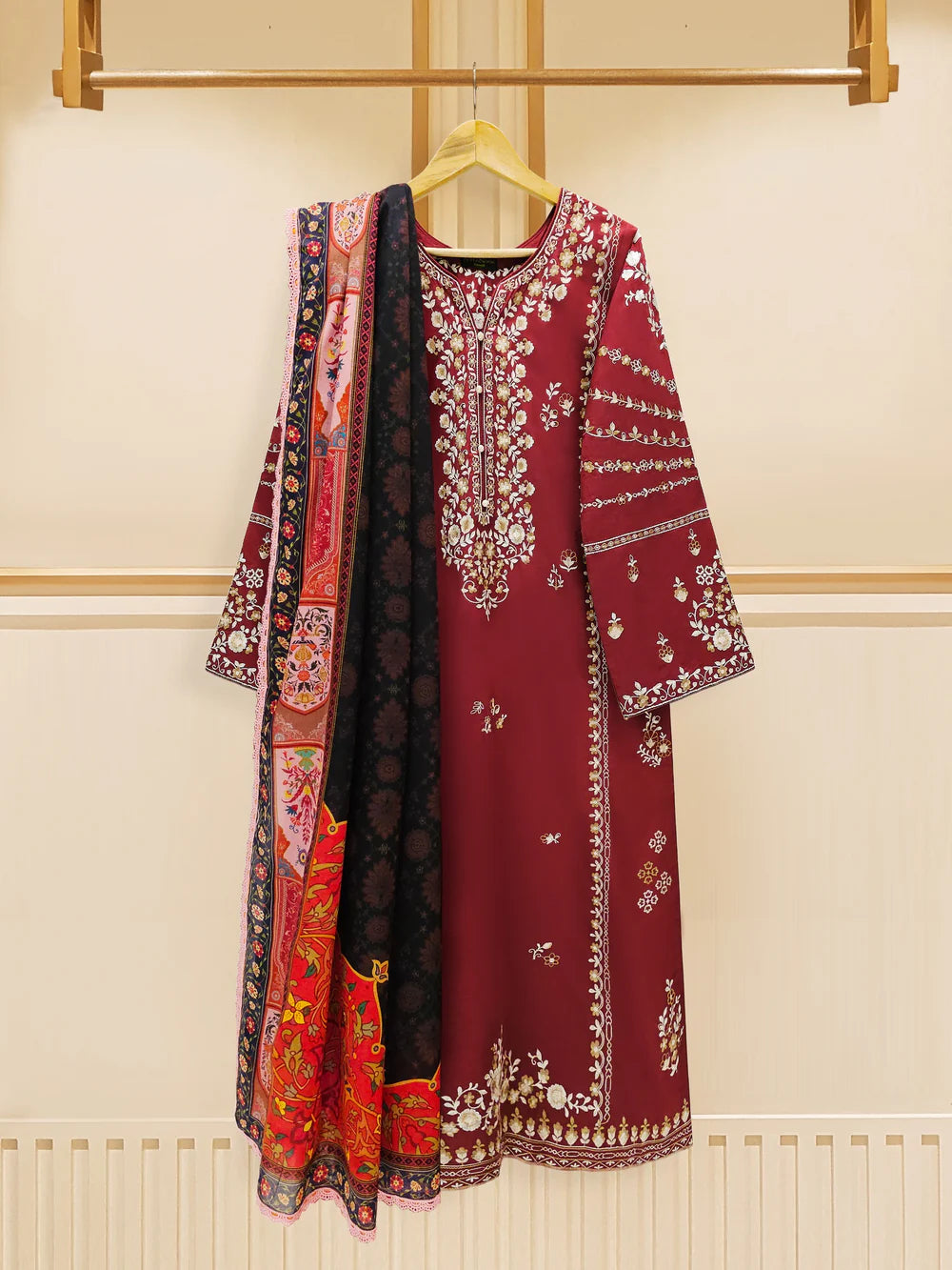 3 PIECE - EMBROIDERED LAWN SUIT S109235