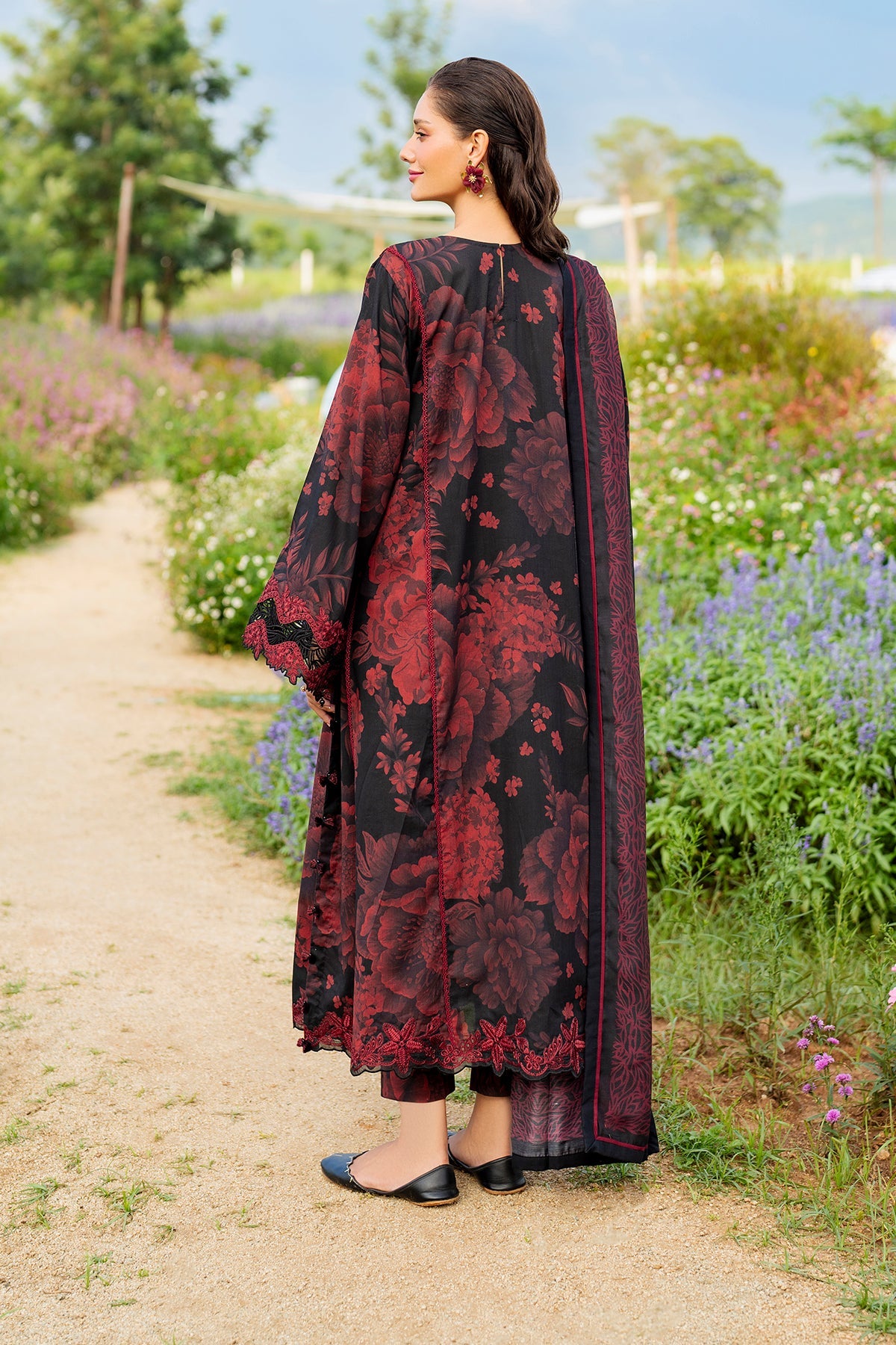 EMBROIDERED LAWN UF-4220
