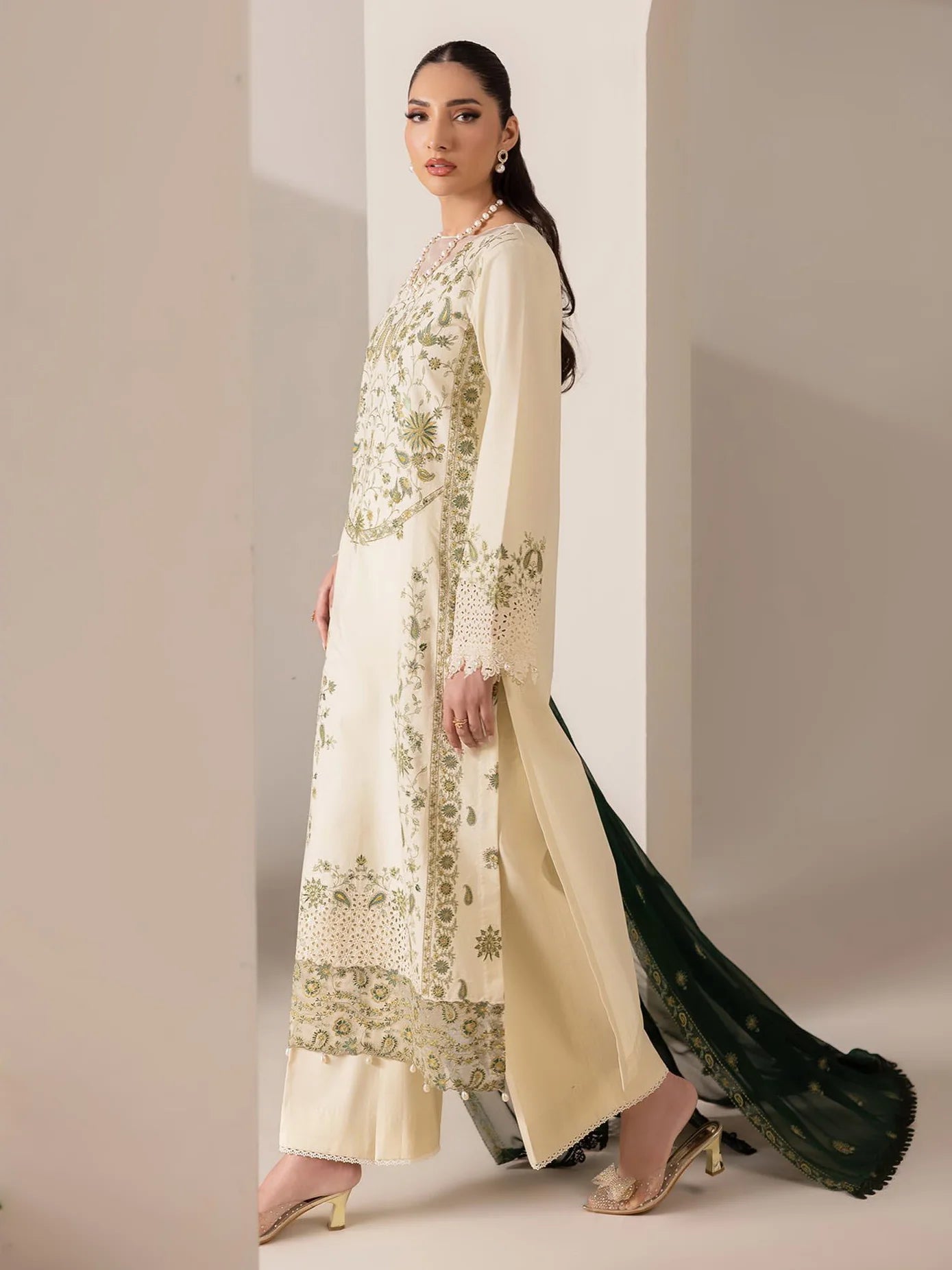 RajBari Premium Embroidered Lawn Unstitched 3Pc Suit D-05