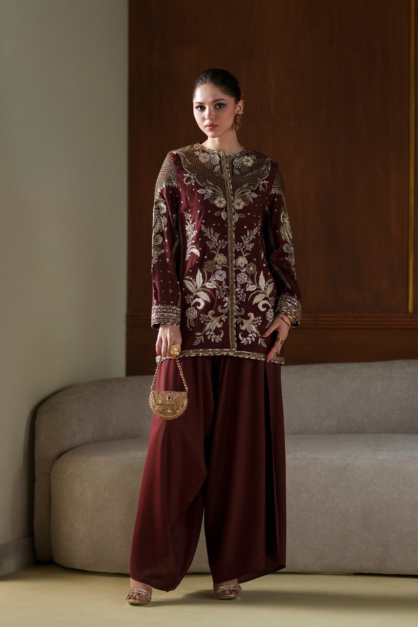 EMBROIDERED SUIT (E1077/104/415)