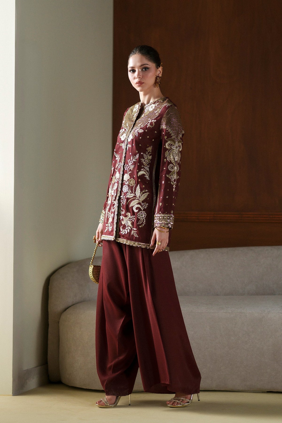 EMBROIDERED SUIT (E1077/104/415)