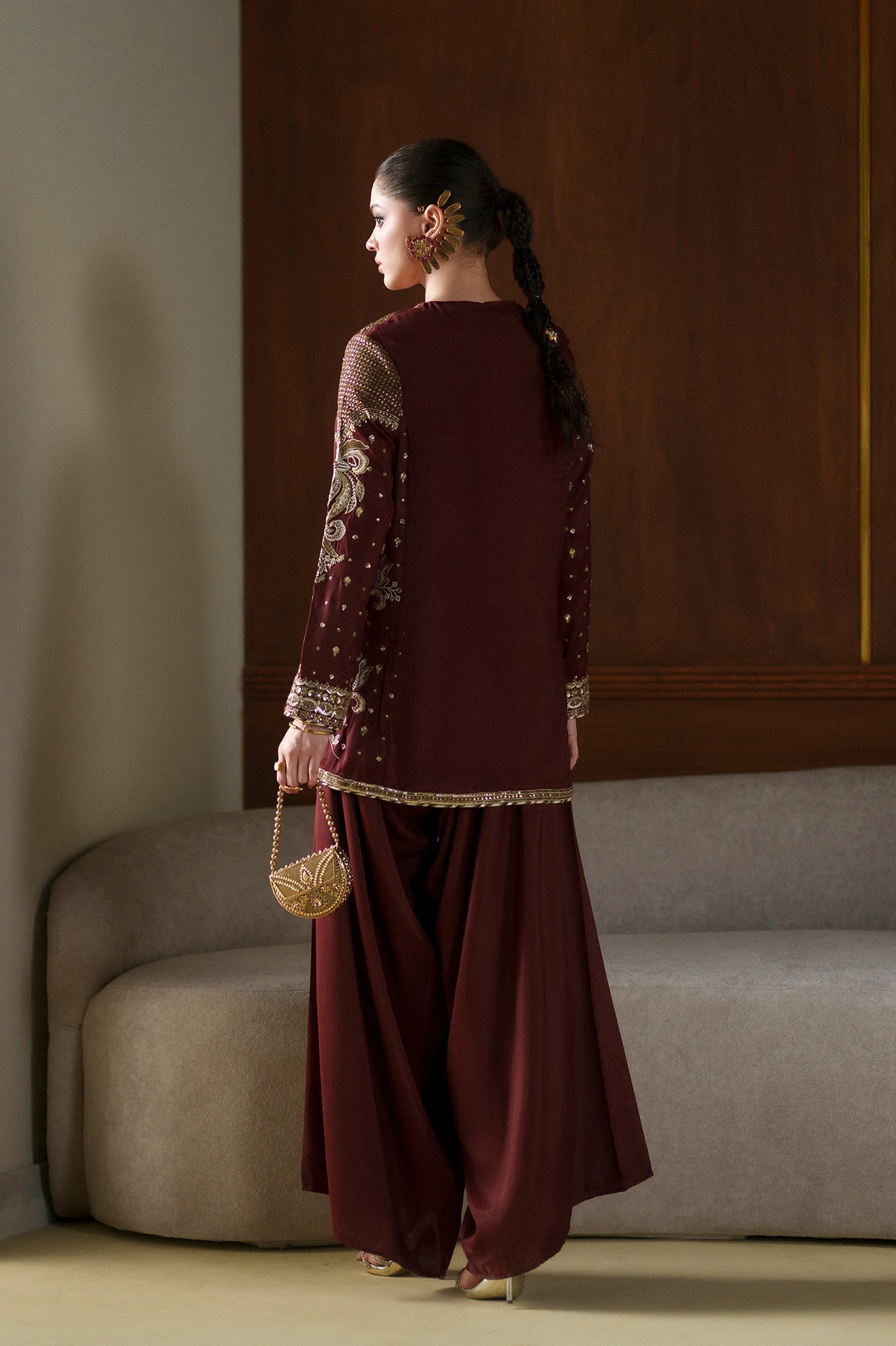 EMBROIDERED SUIT (E1077/104/415)
