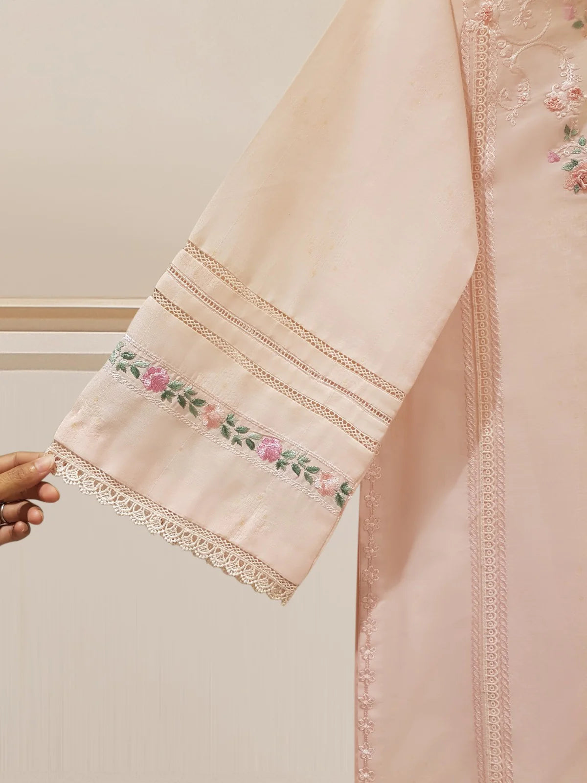 TWO PIECE FINE JACQUARD LAWN EMBROIDERED SHIRT WITH CHIFFON DUPATTA S107541