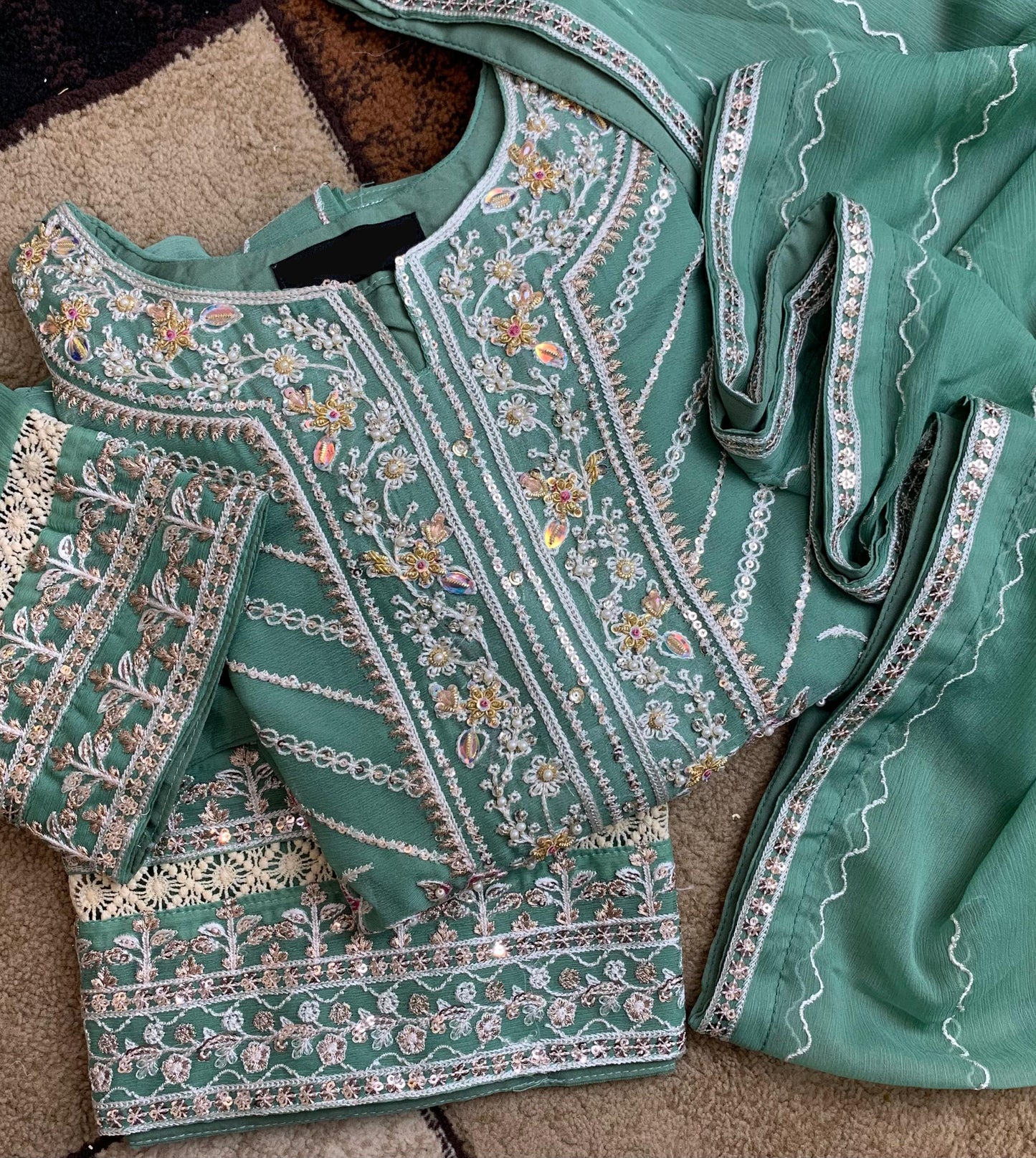 2pcs Fancy Chiffon Pista Green Suit F0048