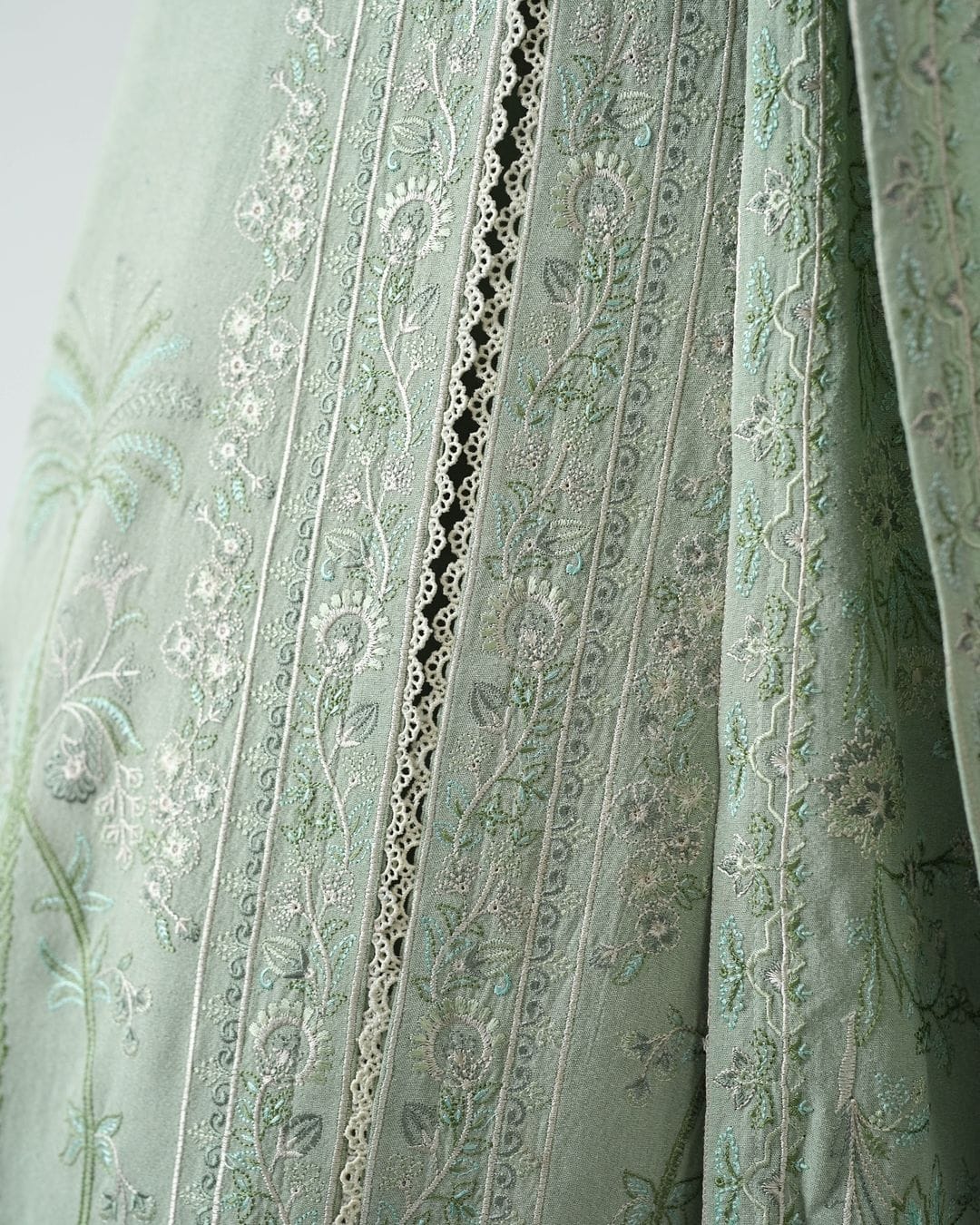 GLACIAL PASTEL GREEN LUXURY EMBROIDERED KARANDI SET