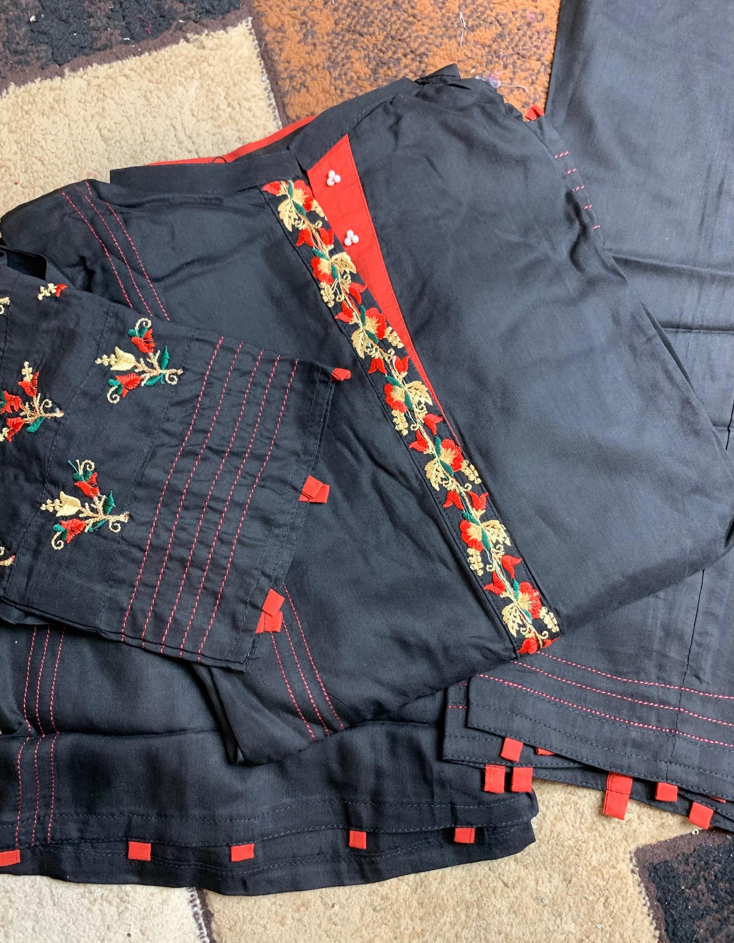 Embroidered  Lawn 2pcs Suit / Shirt + Pant