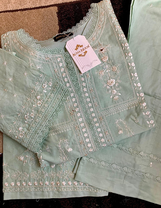 2 PIECE - EMBROIDERED CAMBRIC SUIT S108781