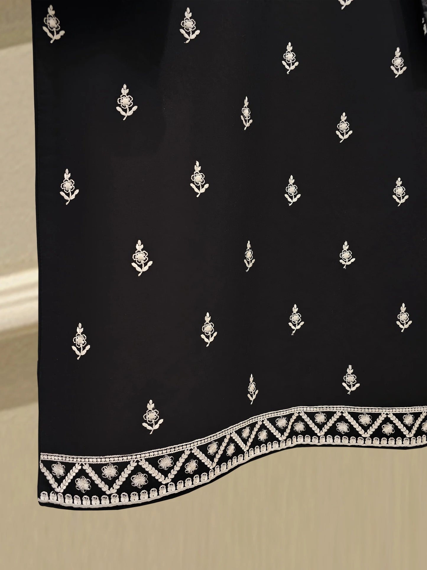 3 Piece - Embroidered Lawn Suit S111869