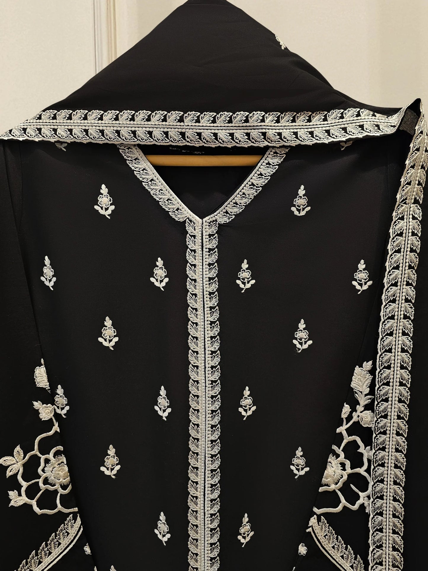 3 Piece - Embroidered Lawn Suit S111869