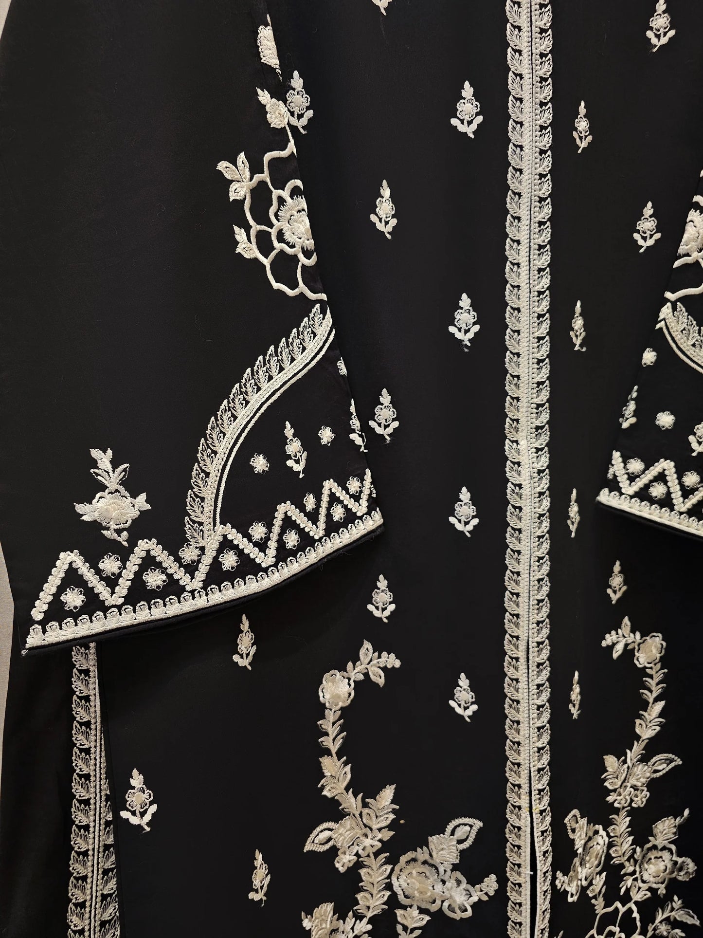 3 Piece - Embroidered Lawn Suit S111869